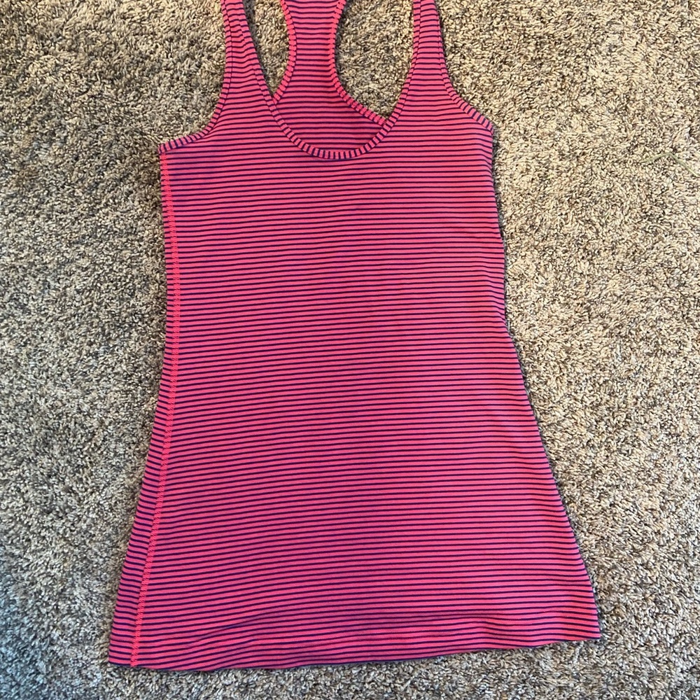 Lululemon tank
